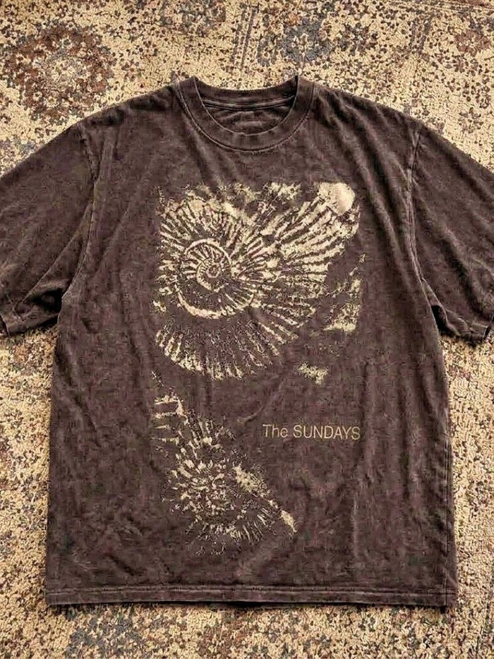 Graphic Short Sleeve Tee in Black Like New